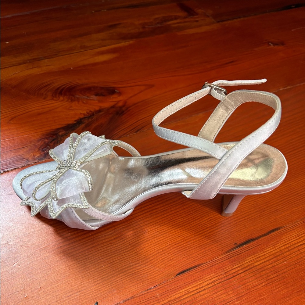 Elegant Silver Heels with Bow Accent